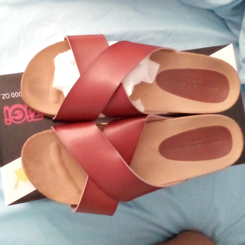 Sandals - Picture 2 of 3